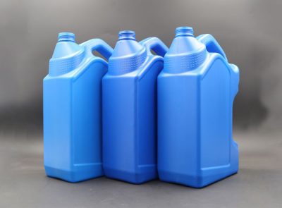 engine oil bottle (2).jpg